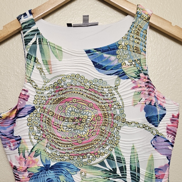 🌸 JLo Inspired Tube Dress – Floral & Chain Details ✨ - Picture 3 of 7